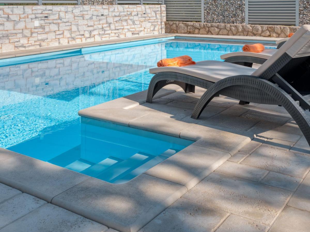 Holiday Home Lavendel - Mlk159 By Interhome Dobrinj Bagian luar foto